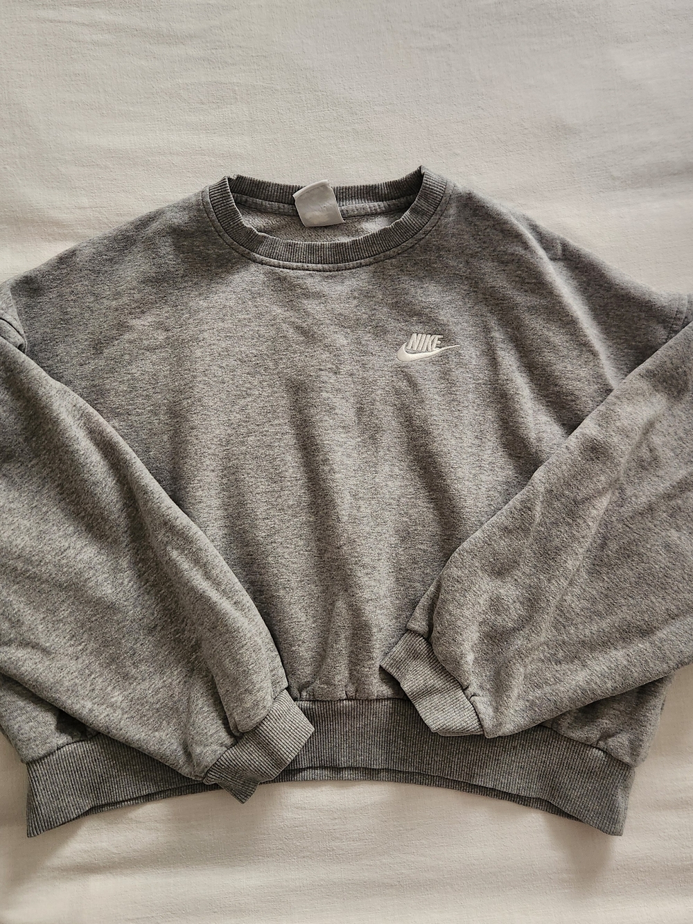 Girls NIKE Heather Gray CROPPED Crewneck Sweatshirt